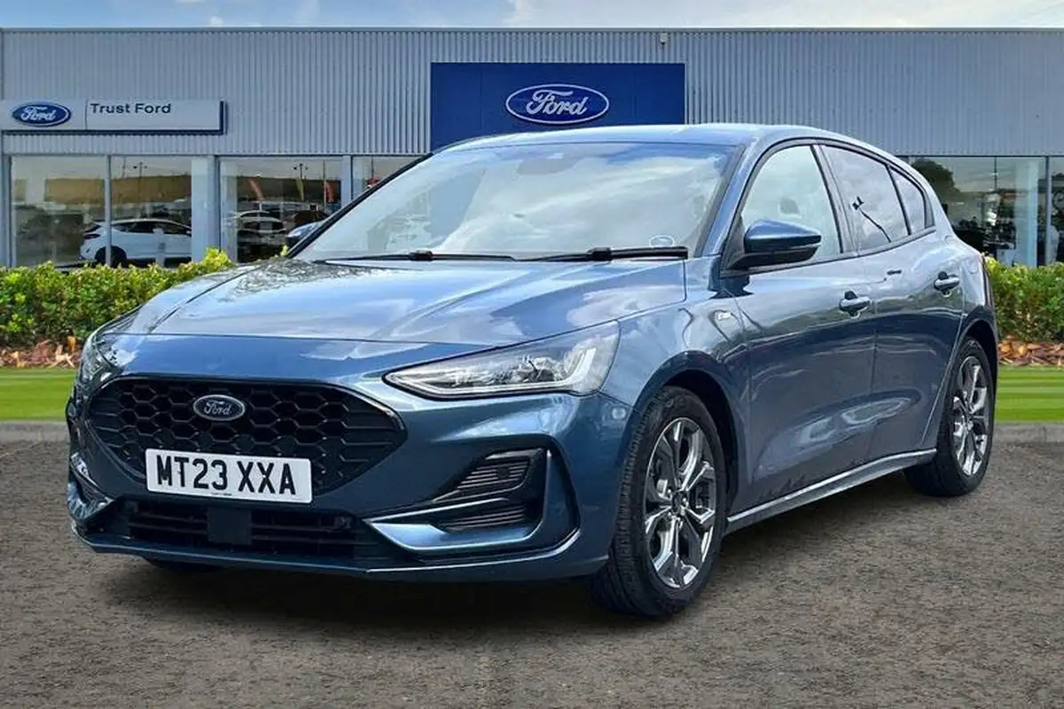2023-ford-focus-10t-st-line-125ps-hatchback-big-4