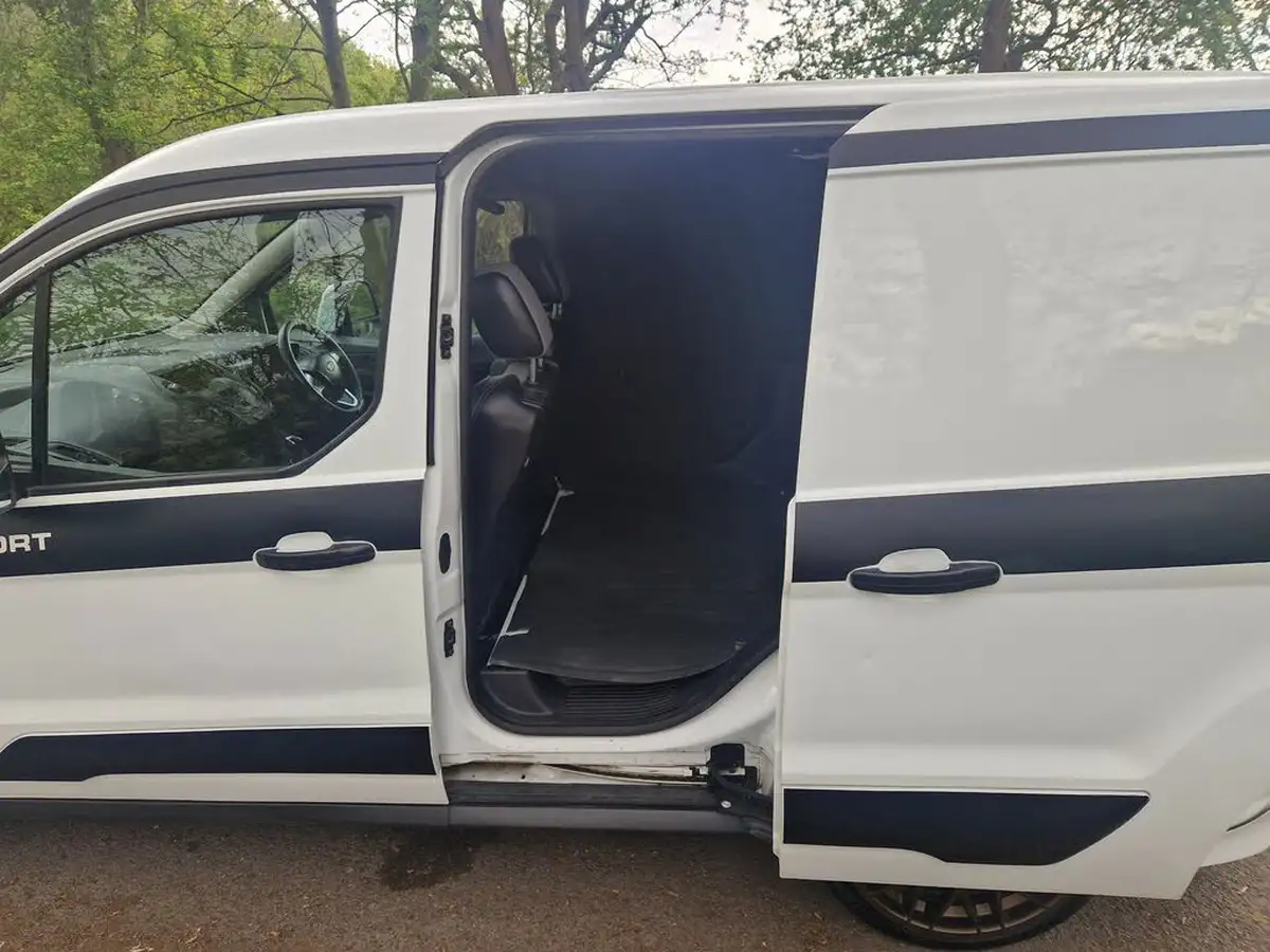 2015-ford-transit-connect-16tdci-l1-200-panel-big-14