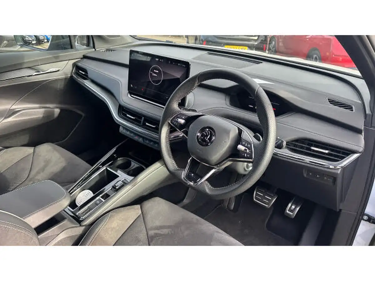 2023-skoda-enyaq-e-80x-sportline-big-8