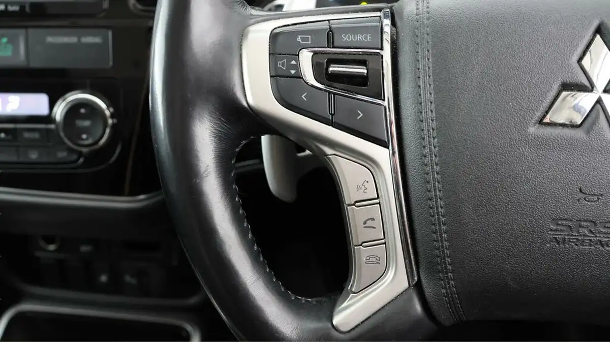 2017-mitsubishi-outlander-20-4hs-phev-5st-big-25