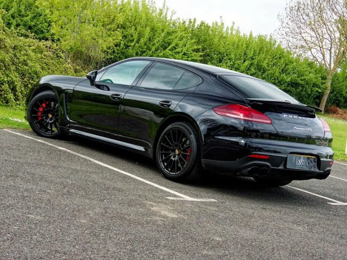 2016-porsche-panamera-48-gts-big-12