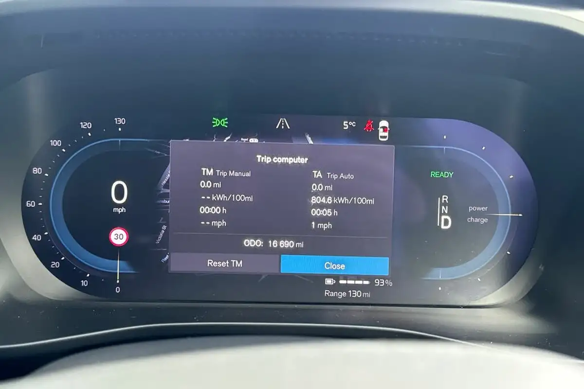 2022-volvo-xc40-e-recharge-plus-228bhp-big-6