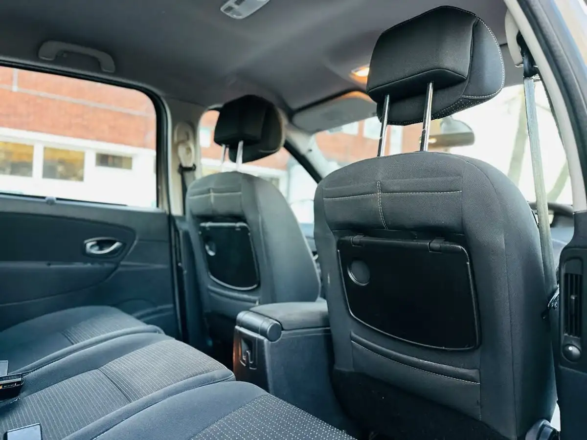 2010-renault-grand-scenic-16-dynamique-tom-tom-vvt-big-32