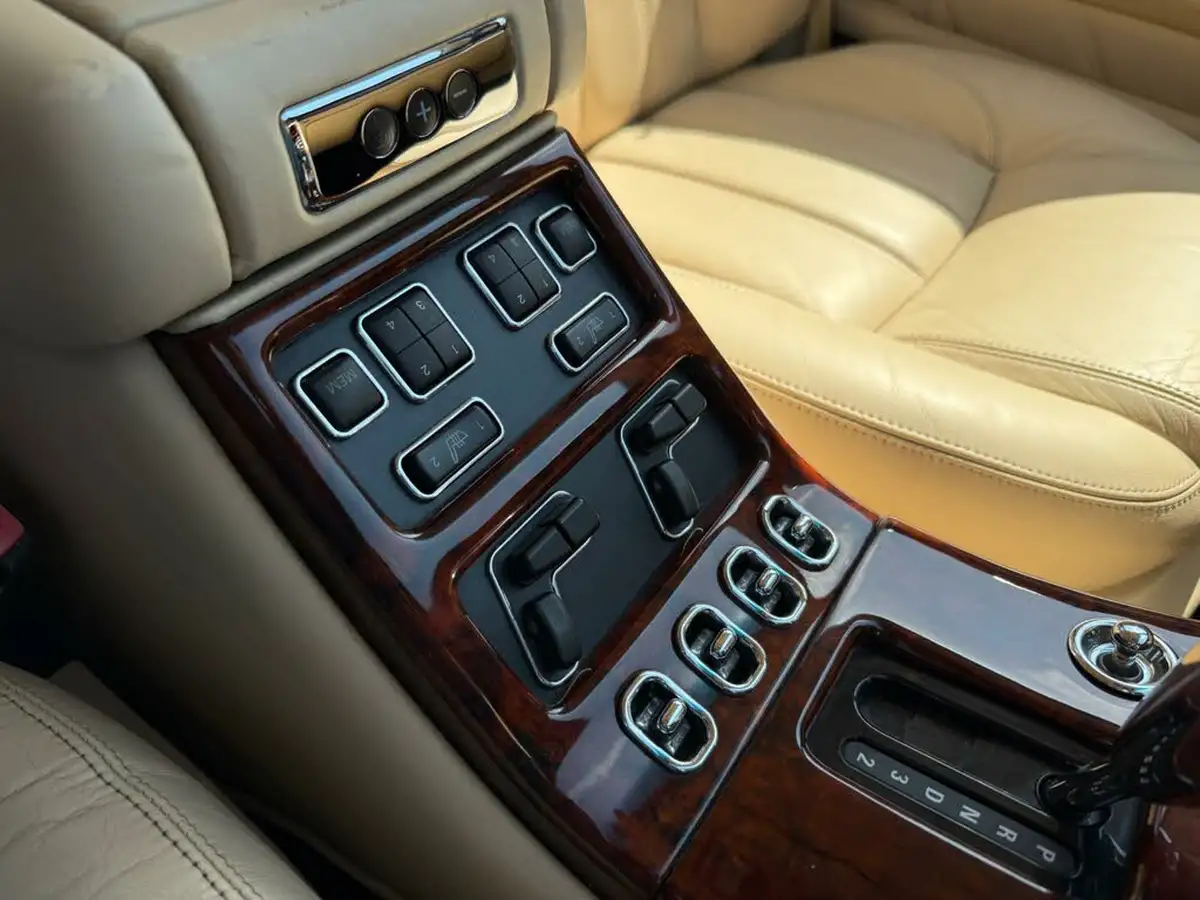 2002-bentley-arnage-68-r-big-12