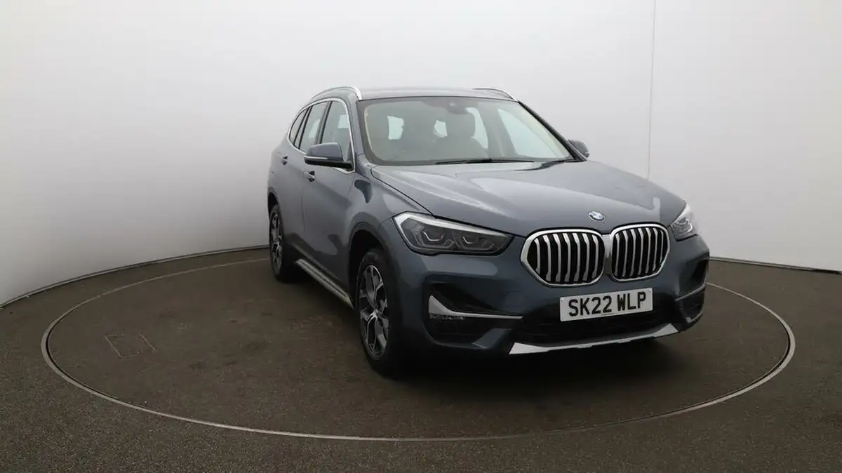 2021-bmw-x1-15-sdrive18i-xline-big-35