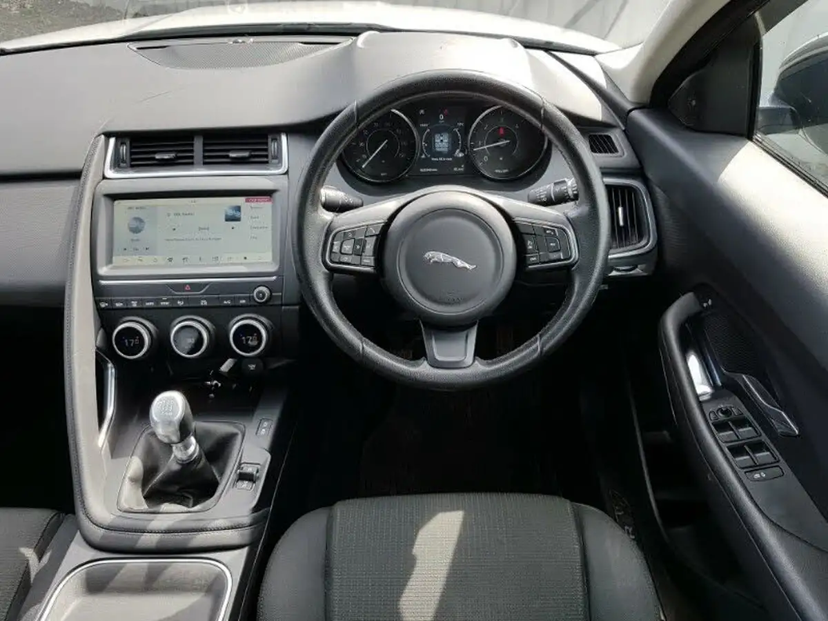 2018-jaguar-e-pace-20-i4d-150ps-big-6