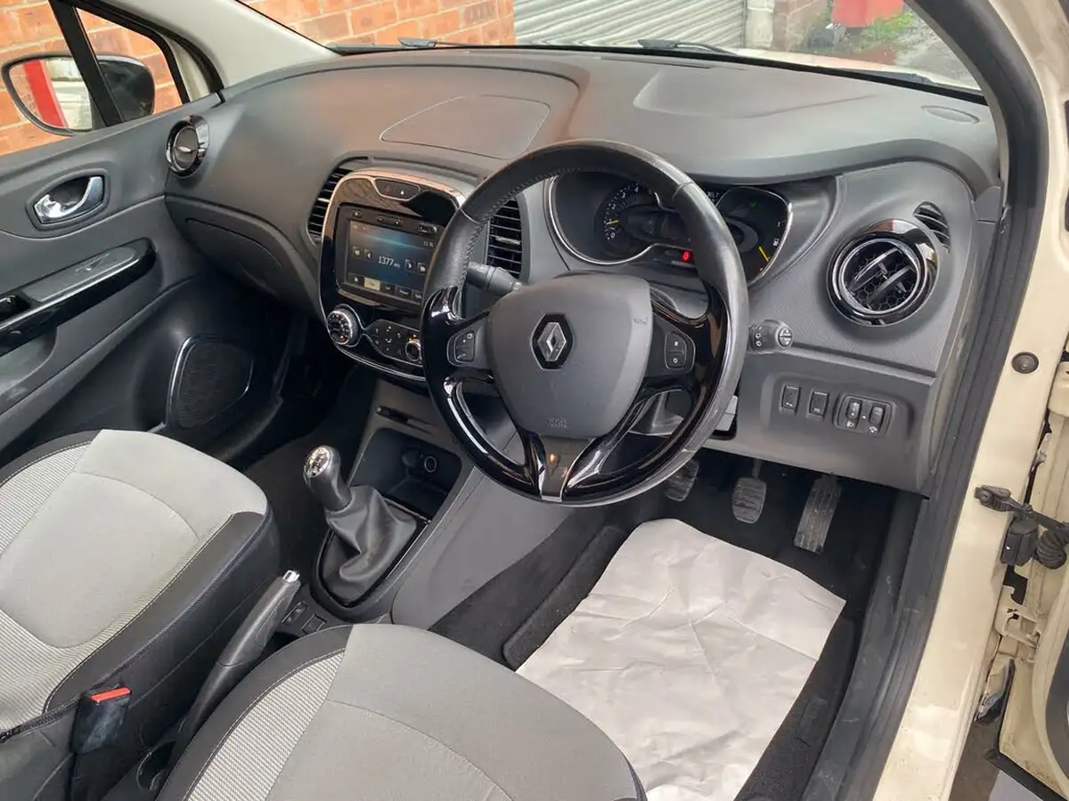 2014-renault-captur-15dci-dynamique-s-90bhp-ss-big-10