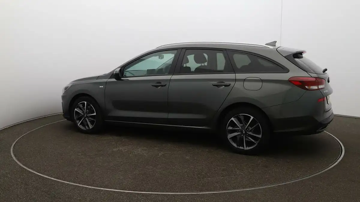 2022-hyundai-i30-10-t-gdi-premium-tourer-big-37