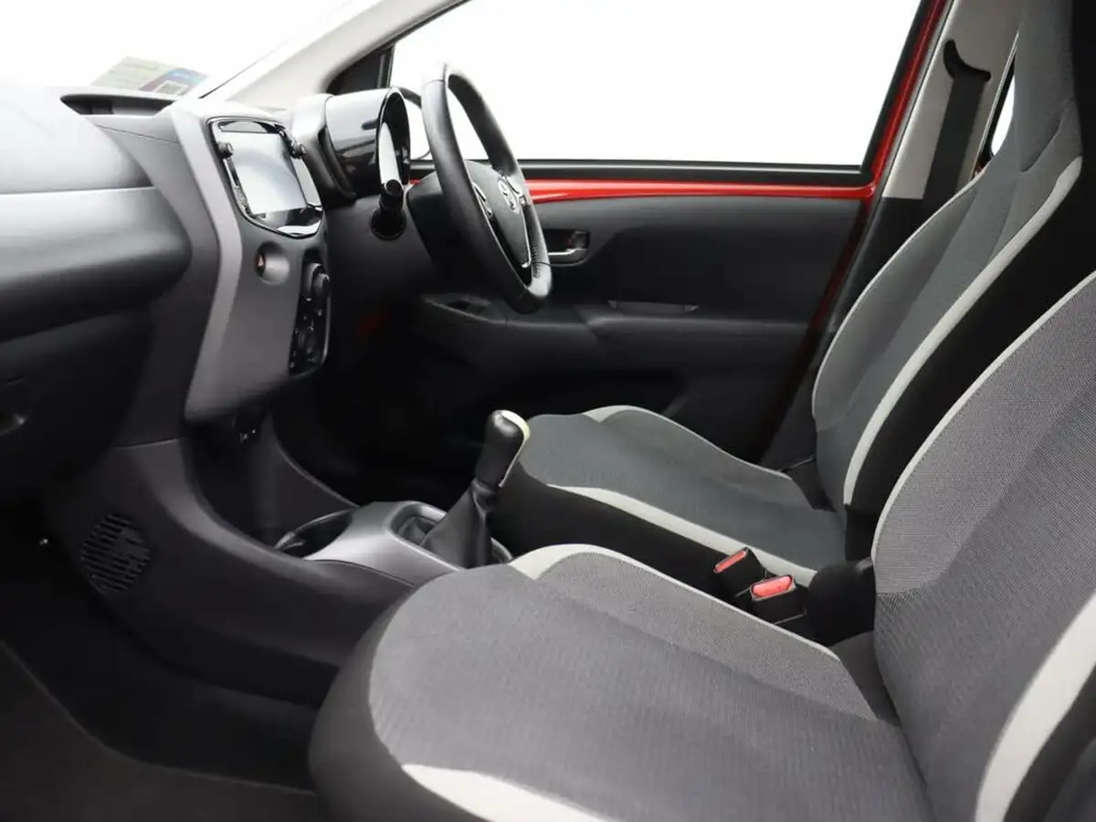 2021-toyota-aygo-10-vvt-i-x-play-tss-big-21
