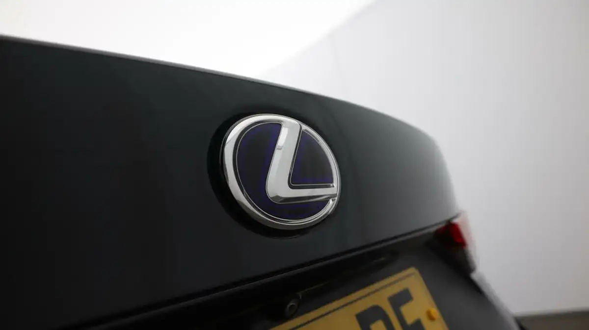 2018-lexus-is-300h-25-executive-edition-lexus-navigation-big-22