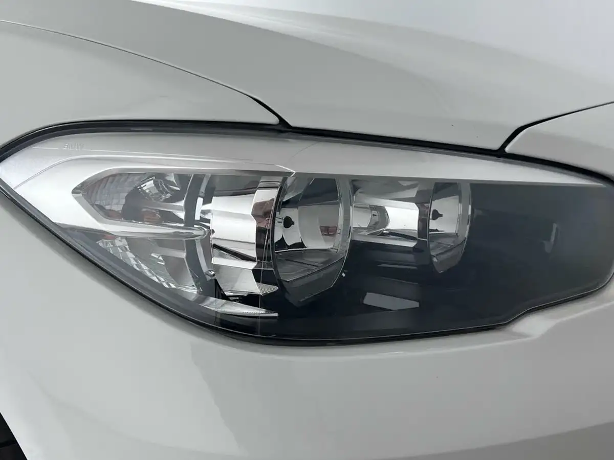 2018-bmw-1-series-15-118i-se-3d-auto-big-5