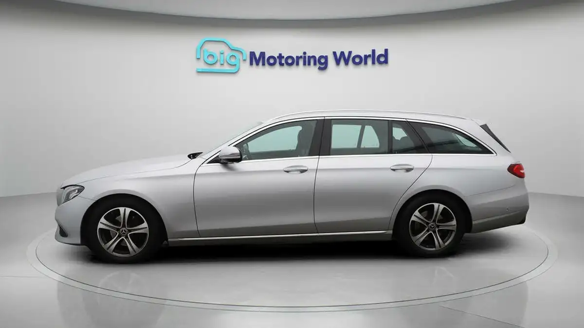 2019-mercedes-benz-e-class-20d-e220d-se-ss-estate-5d-big-4