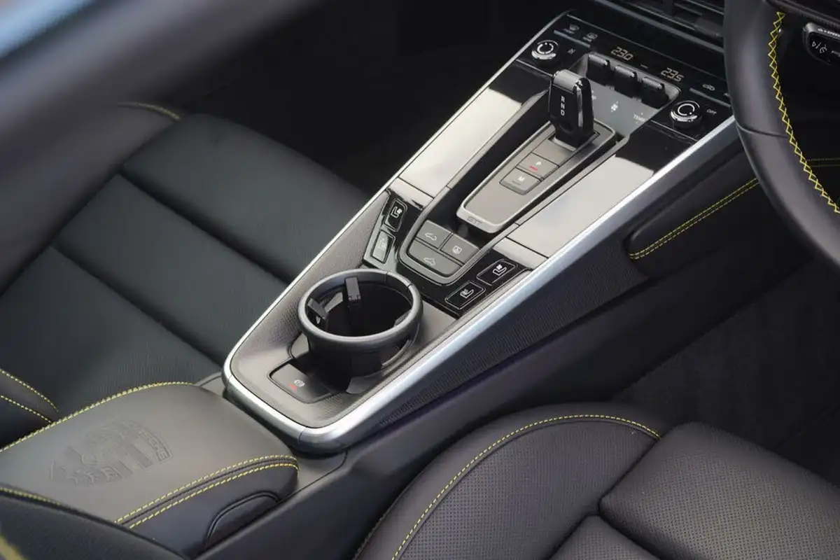 2023-porsche-911-38-turbo-s-awd-turbo-coupe-big-14