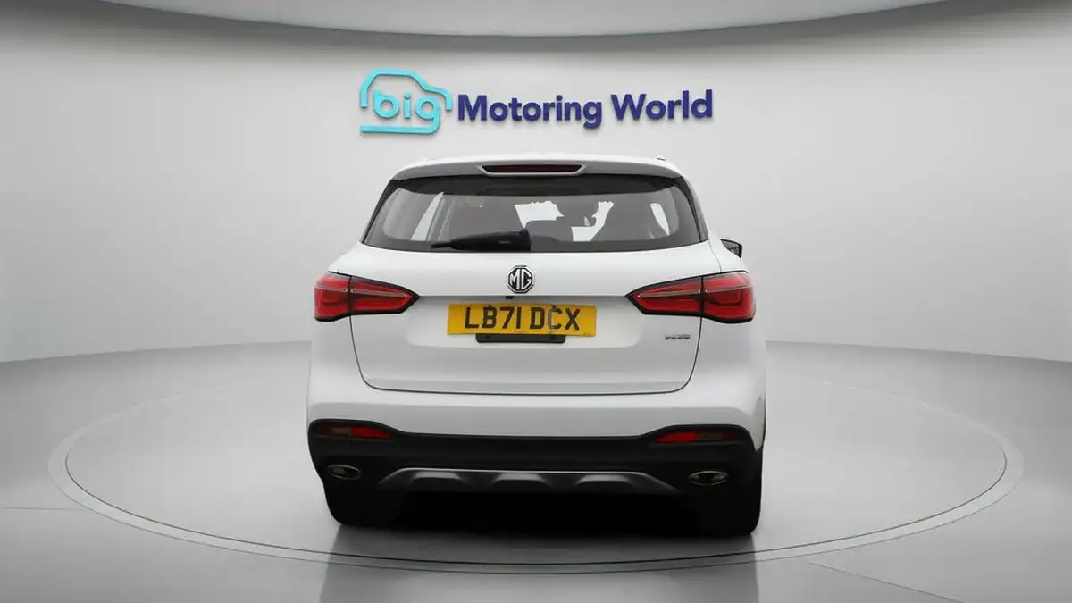 2022-mg-hs-15t-gdi-exclusive-162ps-big-6