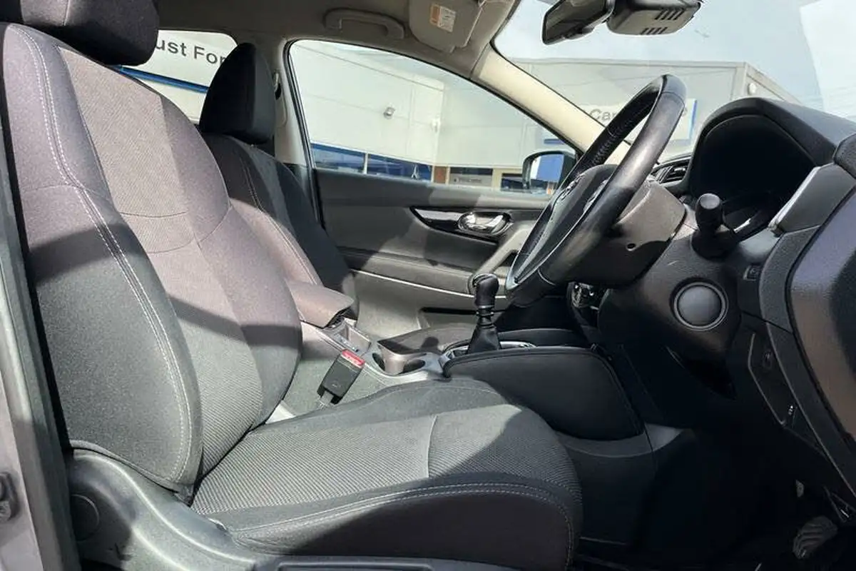 2016-nissan-qashqai-15dci-n-connecta-big-16