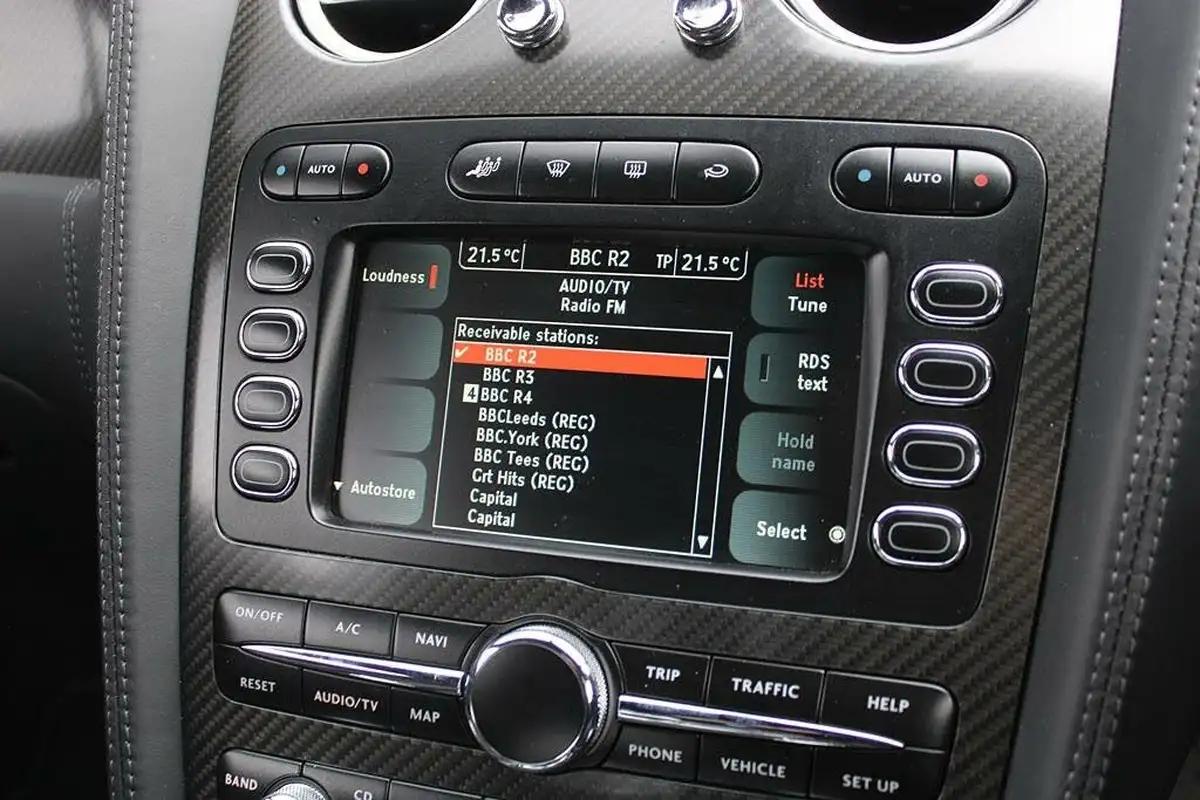 2010-bentley-continental-big-25