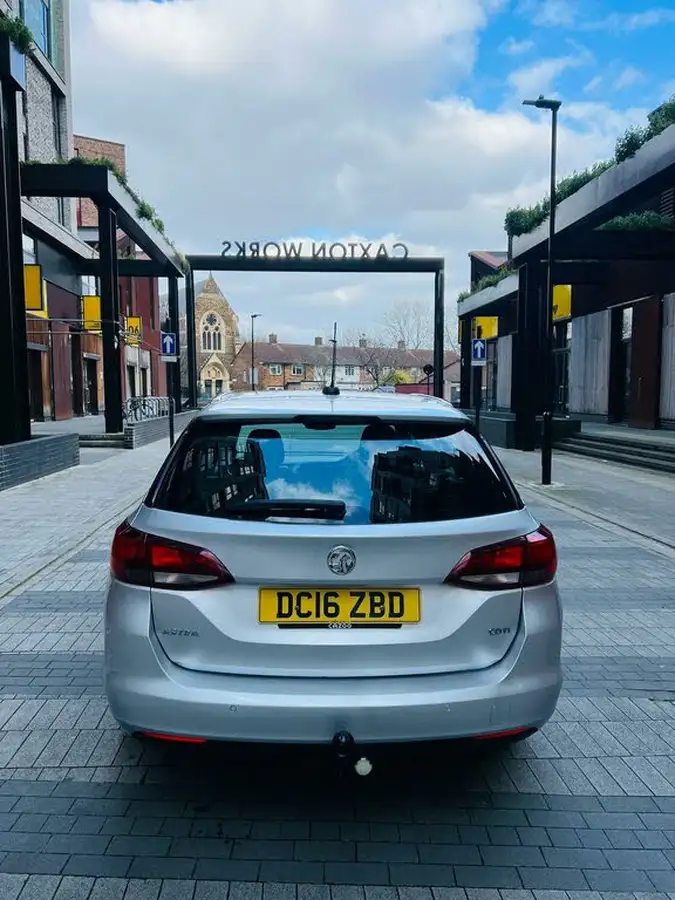 2016-vauxhall-astra-16cdti-sri-136ps-sport-tourer-auto-big-27