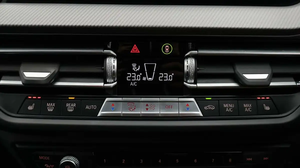 2021-bmw-1-series-20-m135i-xdrive-big-12