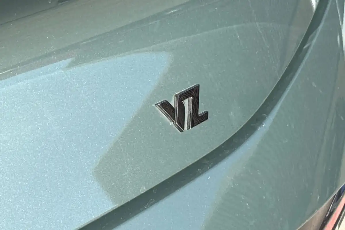 2024-cupra-born-e-vz-big-30