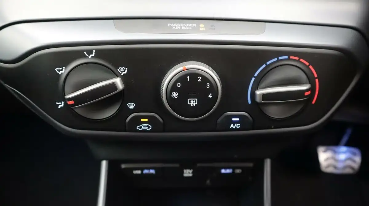 2023-hyundai-bayon-10-t-gdi-se-connect-dct-big-12