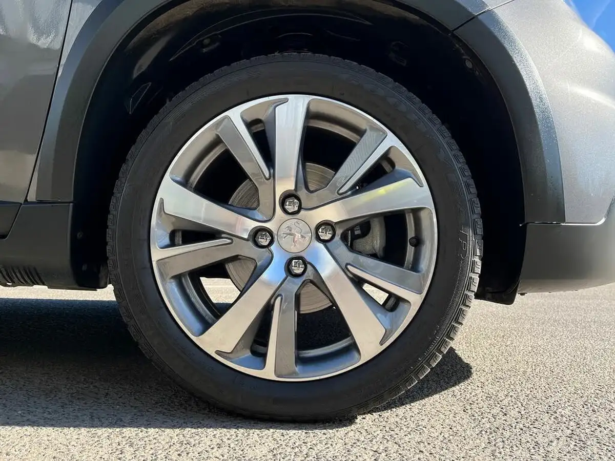 2019-peugeot-2008-suv-12-puretech-allure-premium-82bhp-big-14