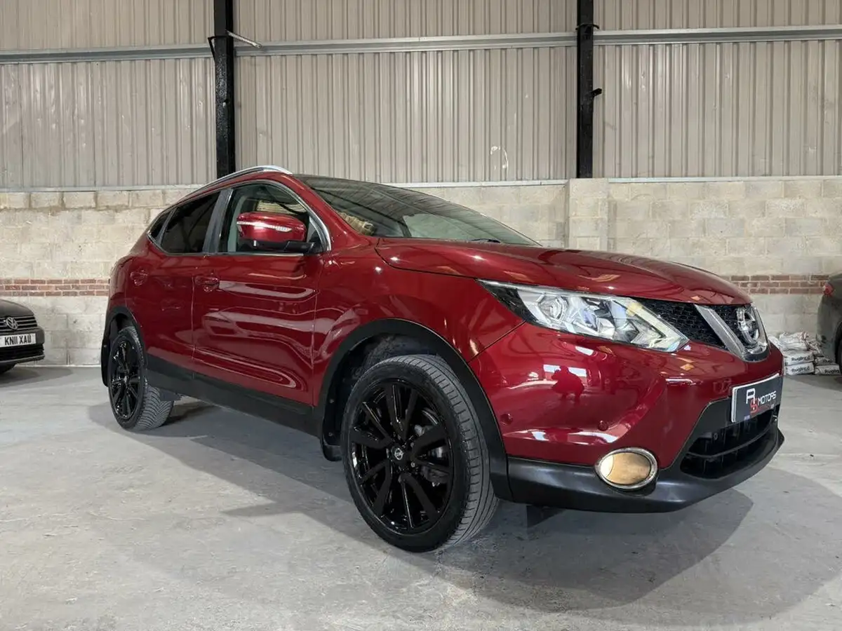 2014-nissan-qashqai-16dci-tekna-big-44