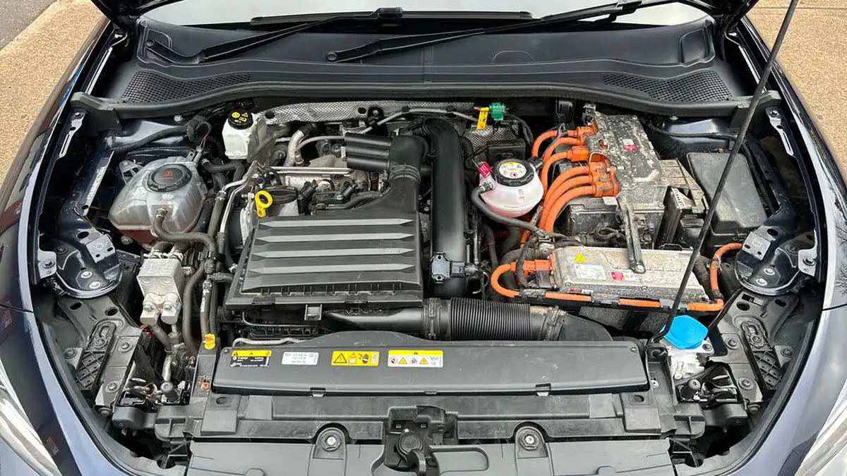 2021-seat-leon-14-e-hybrid-fr-estate-big-21
