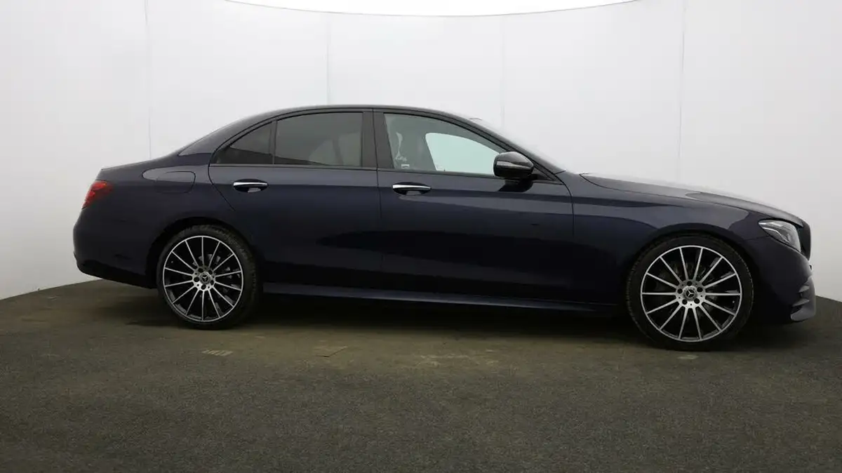 2020-mercedes-benz-e-class-20d-e300d-amg-line-edition-premium-plus-saloon-4d-big-7