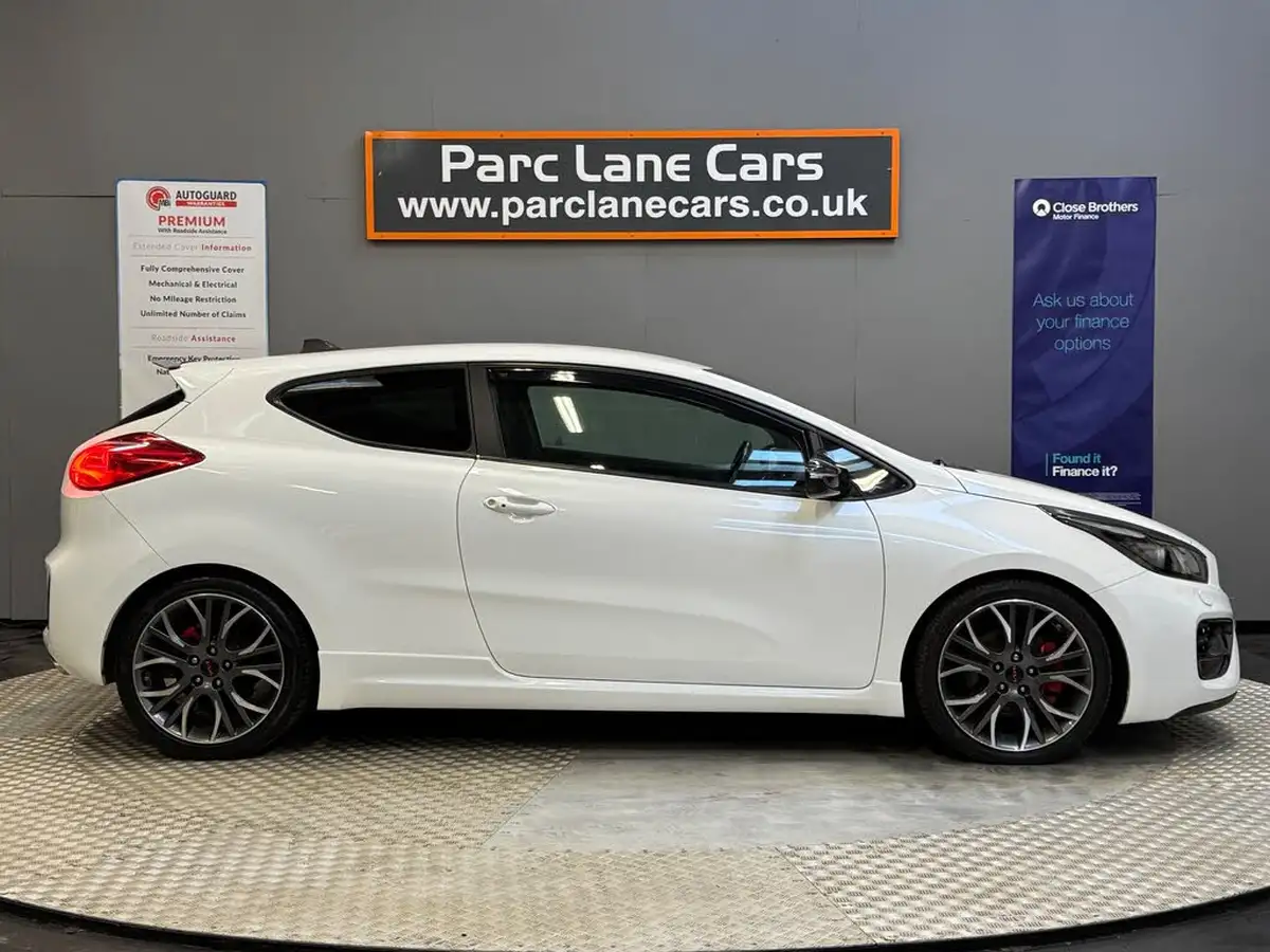 2015-kia-pro-ceed-16-gt-tech-big-1