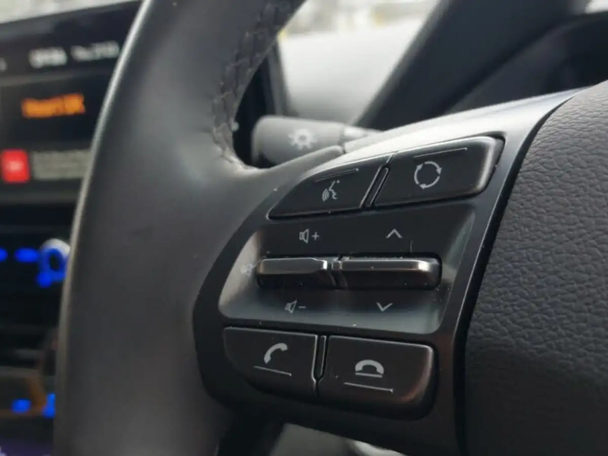2022-hyundai-ioniq-16-gdi-premium-se-hybrid-big-13