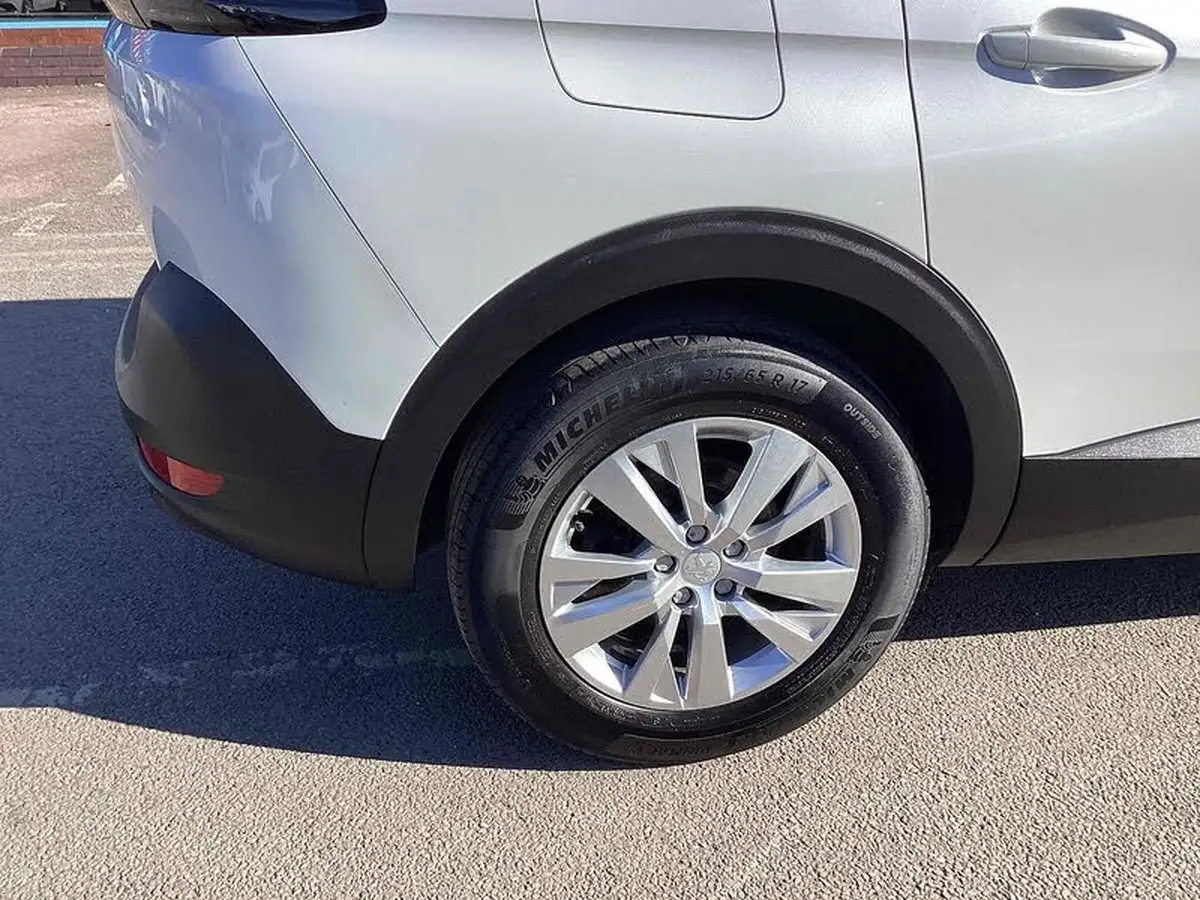 2022-peugeot-5008-suv-15-bluehdi-active-premium-big-21