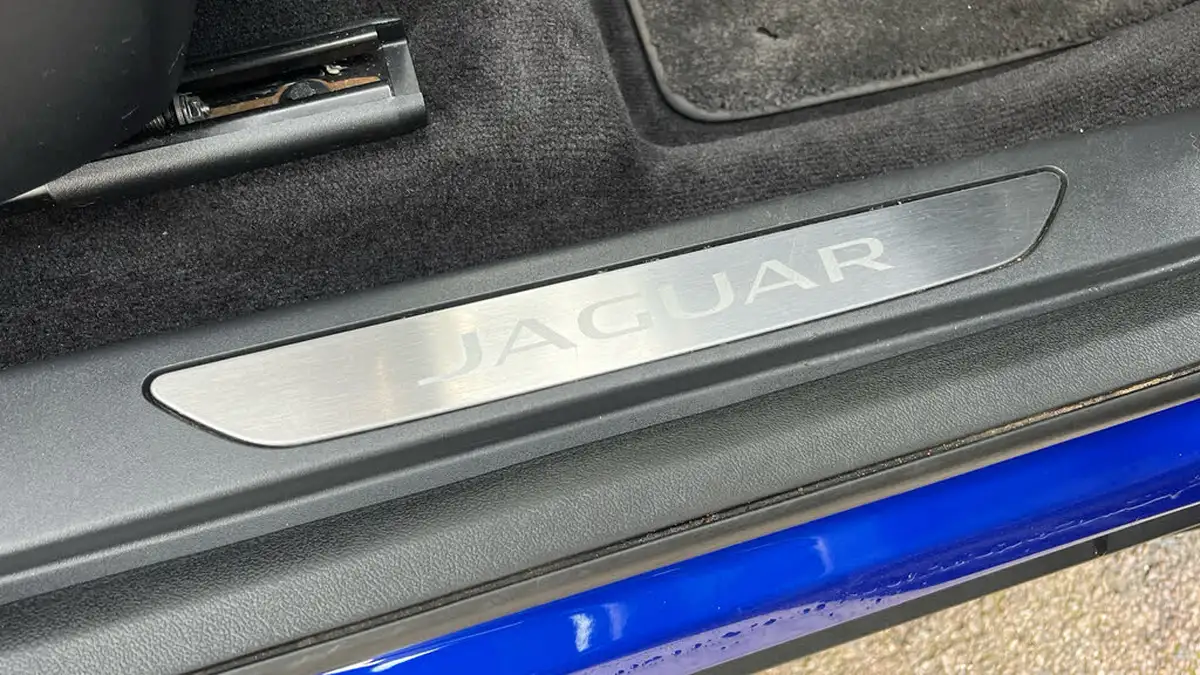 2022-jaguar-i-pace-ev400-hse-black-big-20