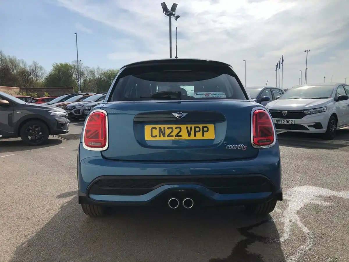 2022-mini-cooper-20-cooper-s-classic-hatchback-5d-big-8