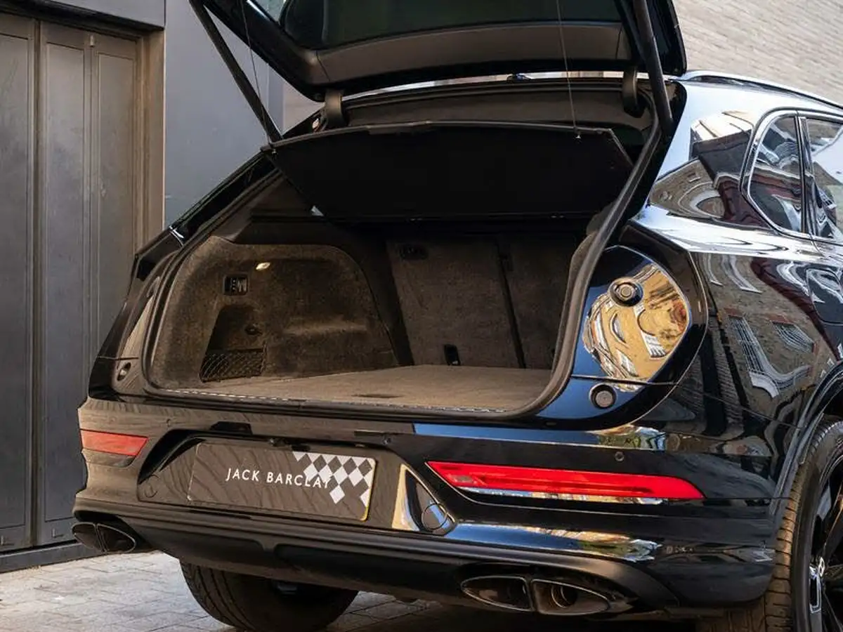 2023-bentley-bentayga-40-v8-big-51
