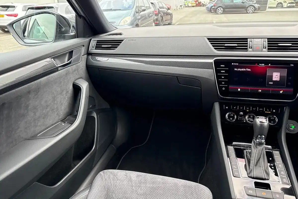 2019-skoda-superb-20tdi-sportline-plus-190ps-hatchback-dsg-big-19