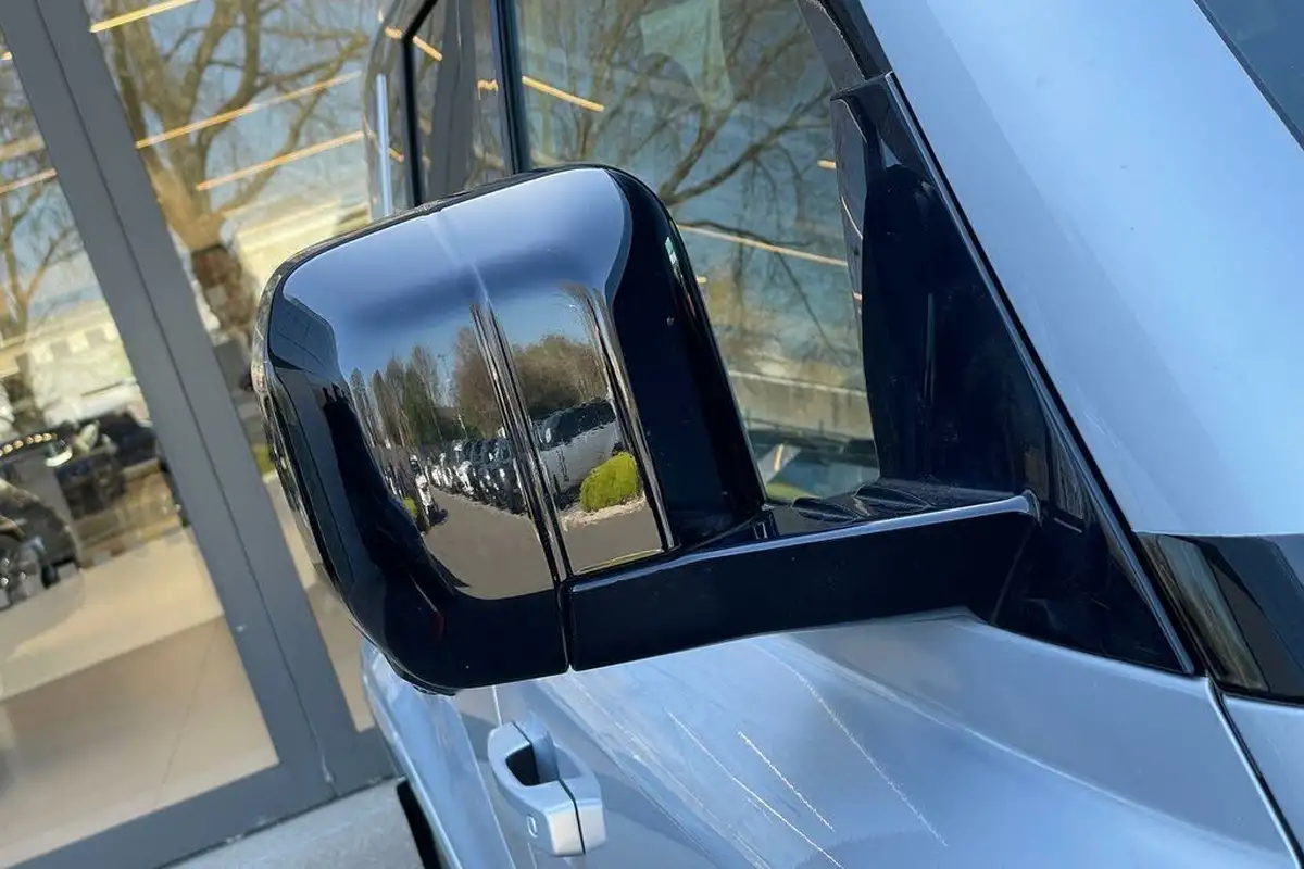 2022-land-rover-110-defender-30-d250-xs-edition-big-61
