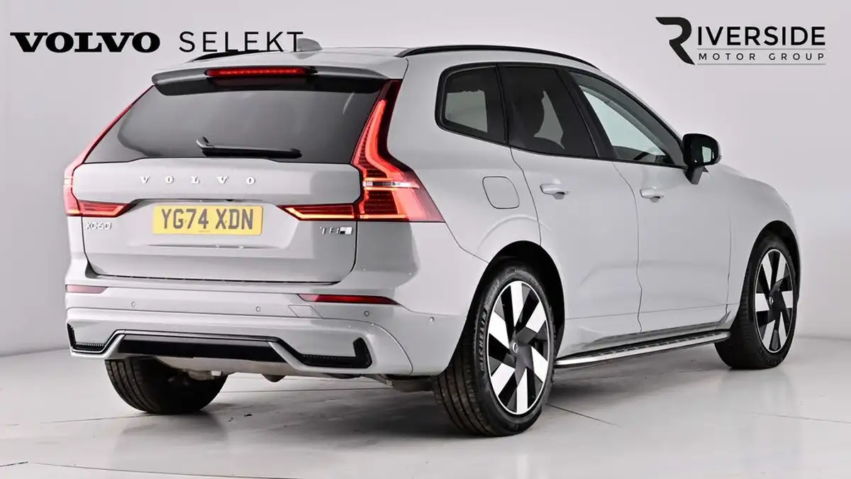 2024-volvo-xc60-20-t8-ultimate-dark-big-5
