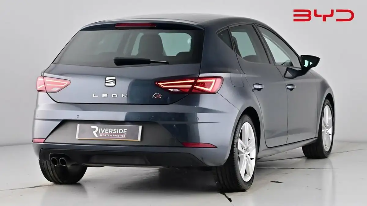 2019-seat-leon-20-tsi-fr-hatchback-big-6