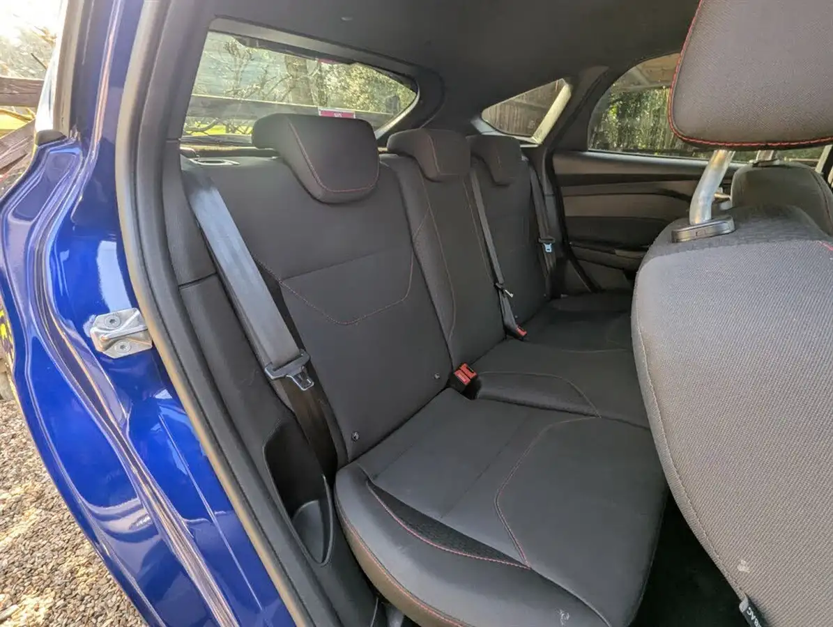 2018-ford-focus-10t-st-line-x-140ps-hatchback-big-17
