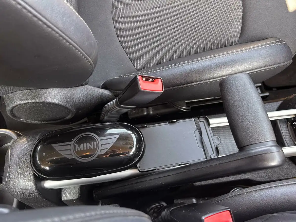 2014-mini-countryman-16-cooper-pepper-big-38