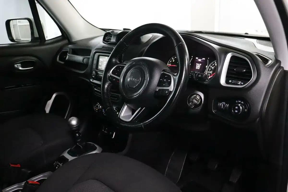 2017-jeep-renegade-16-multijet-ii-longitude-big-2