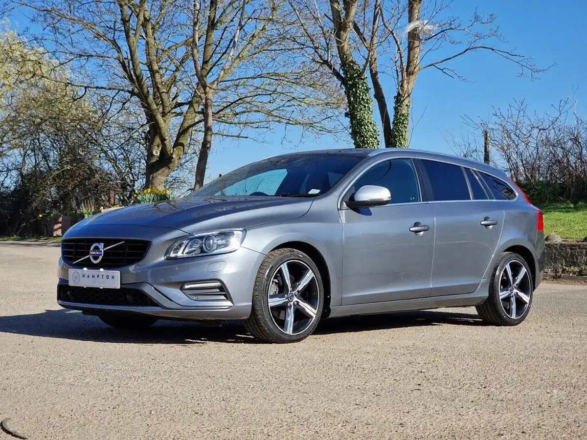 2017-volvo-v60-20td-d3-r-design-lux-geartronic-big-2