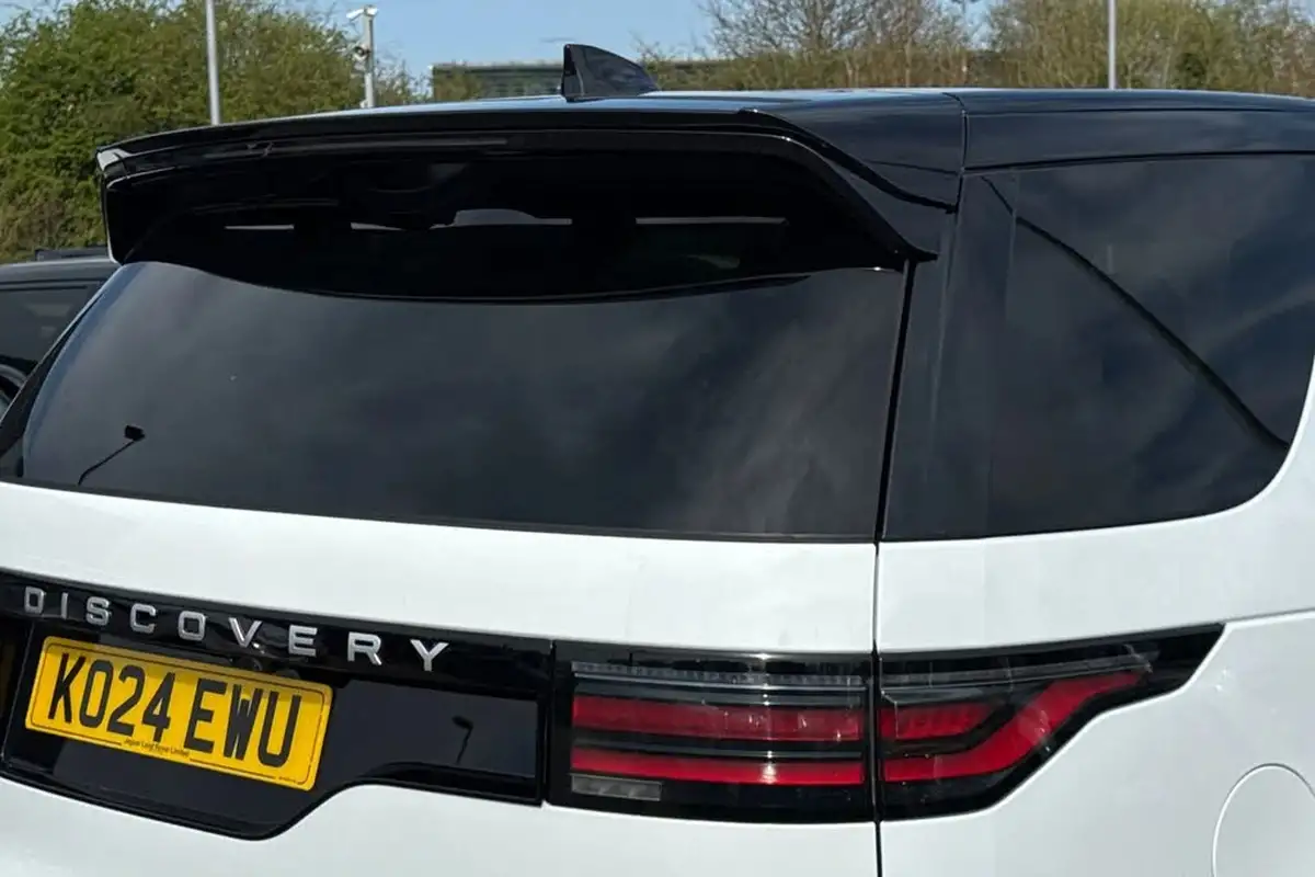 2024-land-rover-discovery-30-d300-metropolitan-edition-big-27