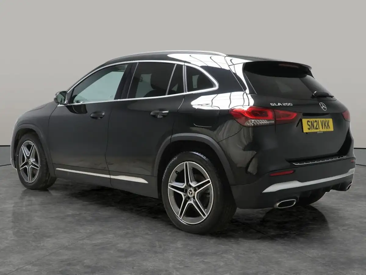 2021-mercedes-benz-gla-class-13-gla-200-amg-line-big-11