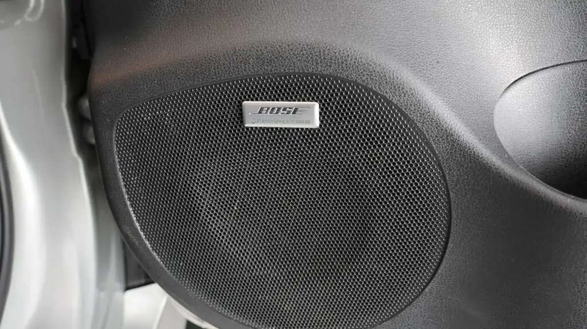 2021-nissan-leaf-e-tekna-big-23