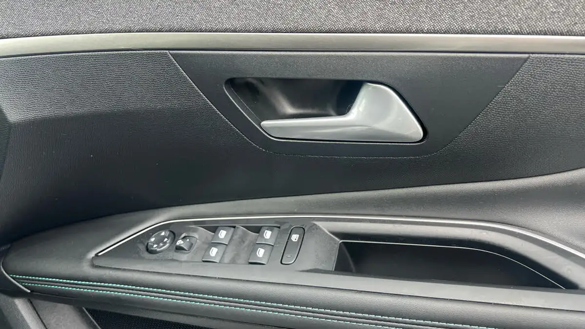 2022-peugeot-3008-suv-16-puretech-allure-premium-225bhp-hybrid-big-21