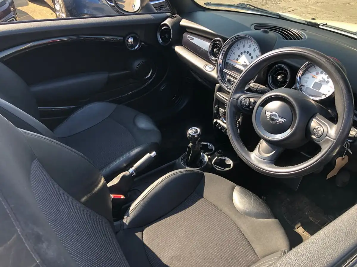 2011-mini-cooper-16-cooper-122bhp-convertible-2d-big-6