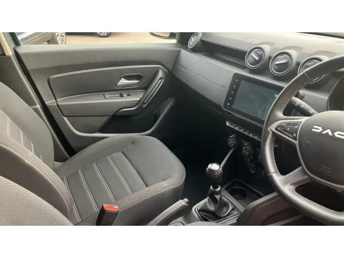 2023-dacia-duster-15dci-expression-115hpeu6d-4x2-window-van-big-13