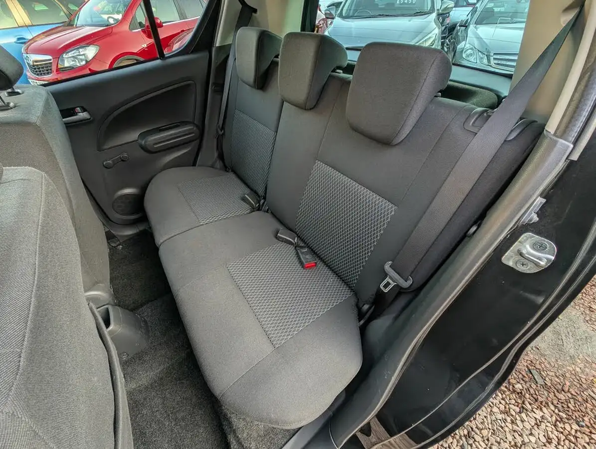 2013-suzuki-splash-12-sz4-big-10