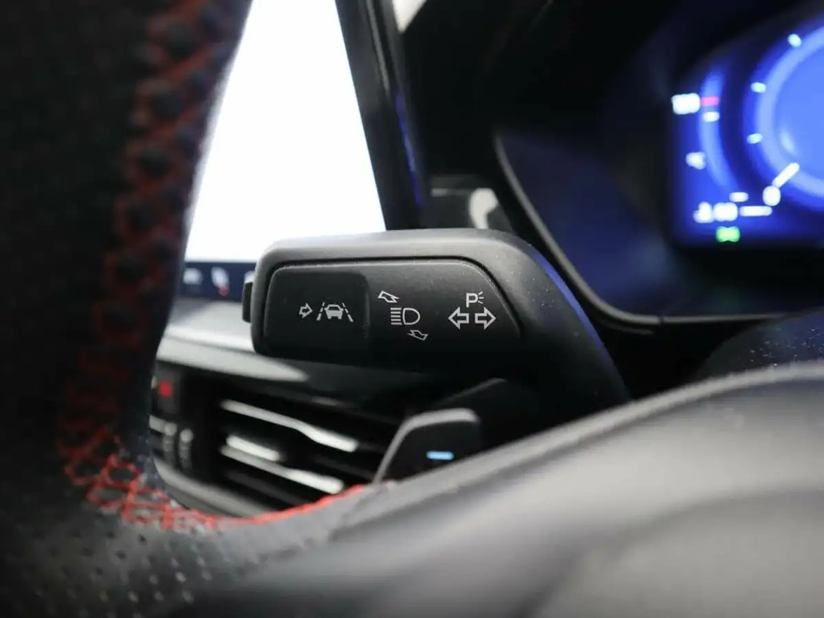 2022-ford-focus-15-st-line-vignale-estate-auto-big-23